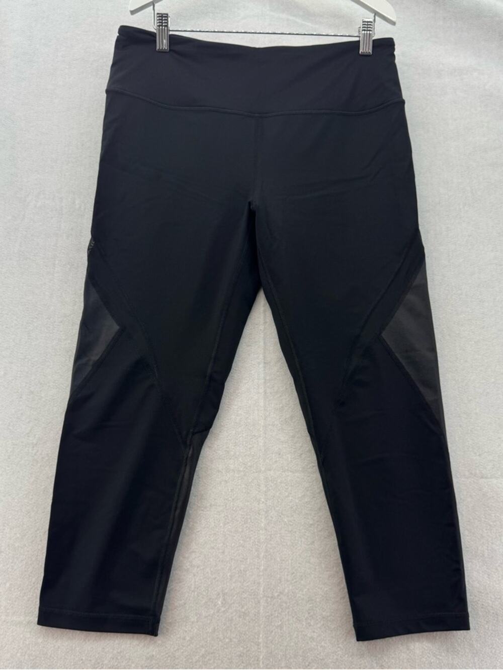 EUC Victoria’s Sport Victoria’s Secret Knockout Leggings Sheer Panels size Large